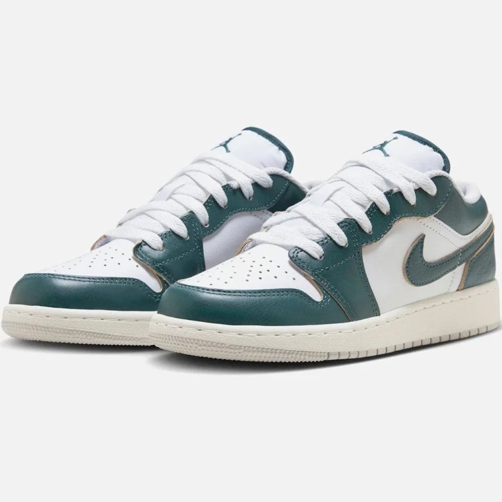 Nike Youth Green and White Sneakers
